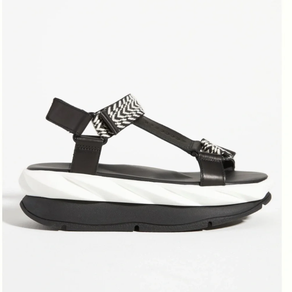❤️🔥❤️4CCCCEES BLACK & White sport sandal size 7 or 9 US❤️🔥❤️ - Picture 2 of 11